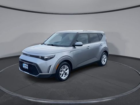 Used 2024 Kia Soul LX w/ Option Group 015 image 4