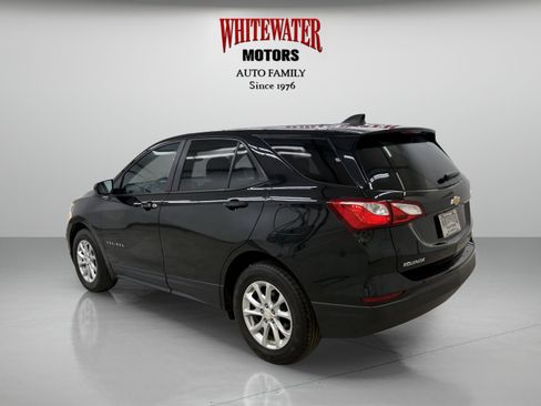 Used 2020 Chevrolet Equinox LS w/ LS Convenience Package image 2