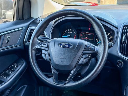 Used 2019 Ford Edge SE FWD image 14