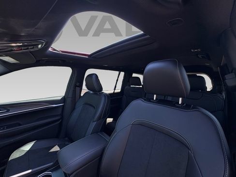New 2026 Jeep Grand Cherokee L 4WD image 7