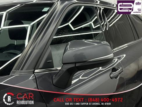 Used 2021 Toyota Highlander LE image 62