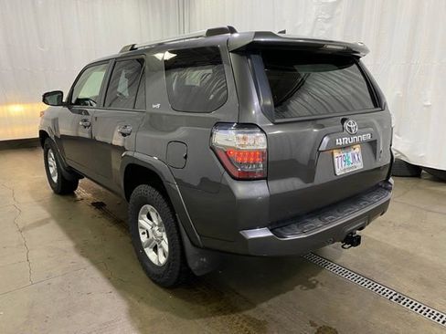 Used 2020 Toyota 4Runner SR5 Premium w/ Moonroof Package AWD/4WD image 6
