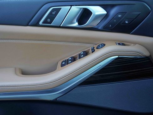 Used 2025 BMW X5 xDrive40i image 15