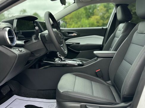 New 2026 Chevrolet Trax LT w/ Driver Confidence Package FWD image 11