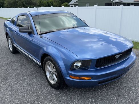 Used 2007 Ford Mustang Premium RWD image 3