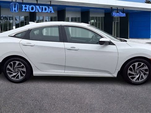Used 2018 Honda Civic EX image 9