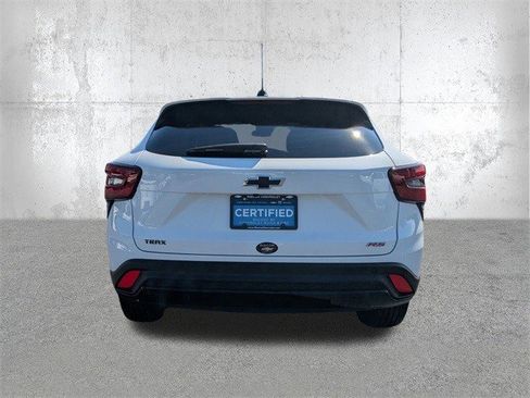 Certified 2025 Chevrolet Trax RS image 8