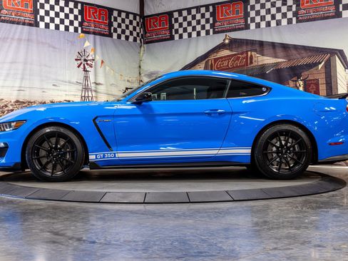 Used 2017 Ford Mustang Shelby GT350 w/ Electronics Package RWD image 6