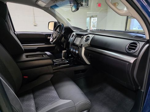 Used 2014 Toyota Tundra SR5 w/ SR5 Upgrade Package image 25