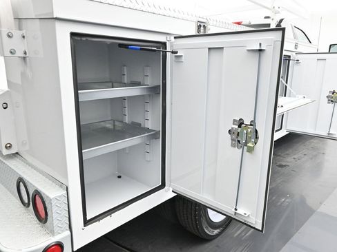 New 2025 Ford F450 XL w/ XL Chrome Package image 27