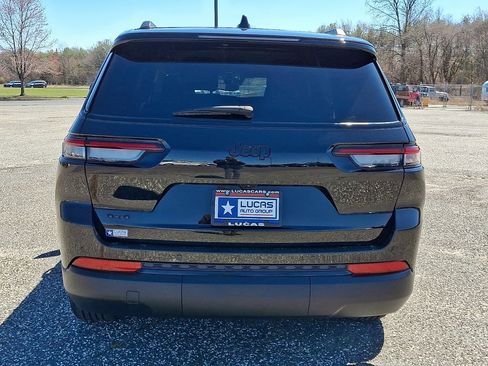 Certified 2024 Jeep Grand Cherokee L Laredo image 10