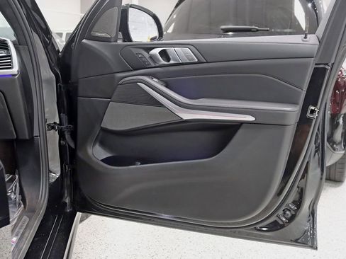 Used 2020 BMW X7 xDrive40i w/ M Sport Package AWD/4WD image 36
