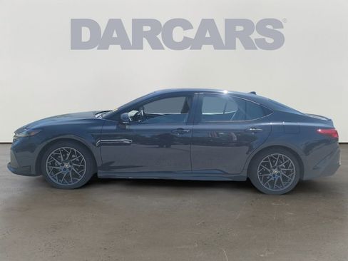 Used 2025 Toyota Camry SE FWD image 4