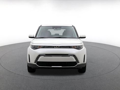 Used 2025 Kia Soul LX w/ LX Technology Package FWD image 7