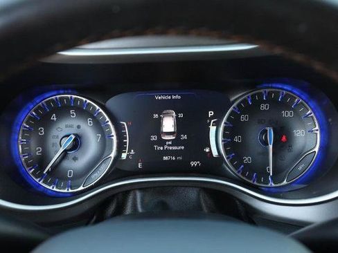 Used 2020 Chrysler Pacifica Touring-L Plus FWD image 12