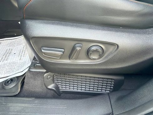 Used 2023 Toyota Sienna XSE AWD/4WD image 27
