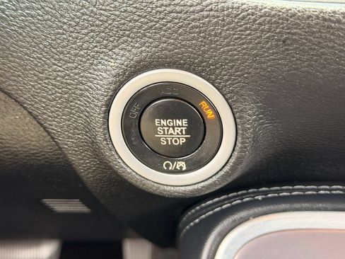 Used 2022 Dodge Challenger R/T RWD image 6
