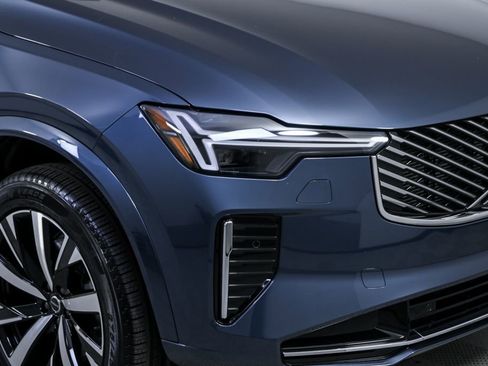 Certified 2025 Volvo XC90 B5 Core w/ Climate Package AWD/4WD image 39