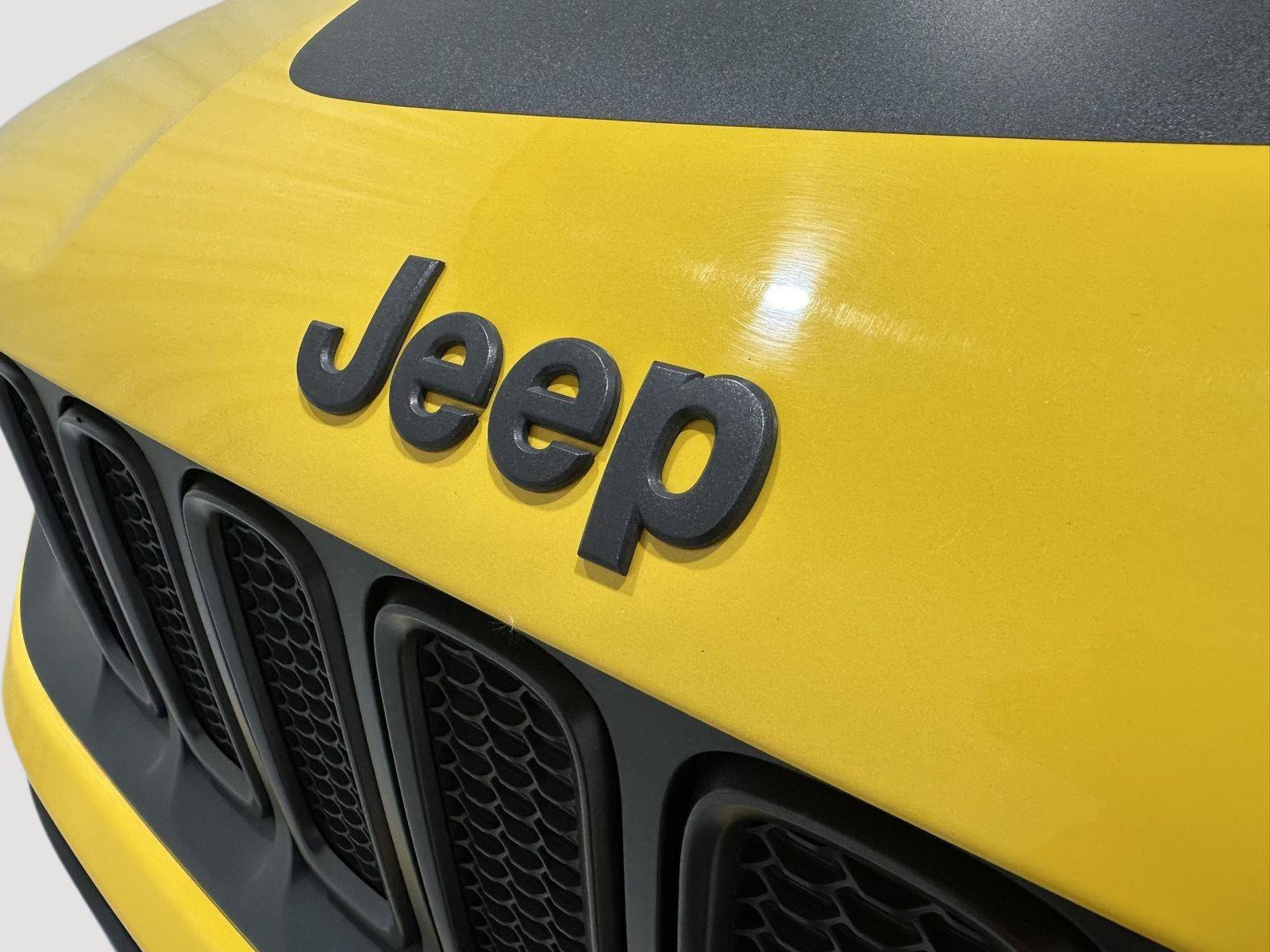 Used 2016 Jeep Renegade Trailhawk AWD/4WD image 28