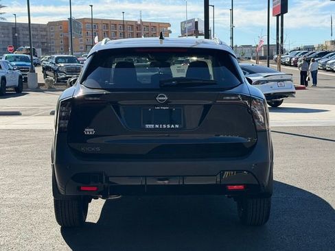 New 2026 Nissan Kicks SV w/ SV Premium Package FWD image 5