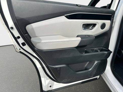 Used 2024 Honda Pilot EX-L image 13