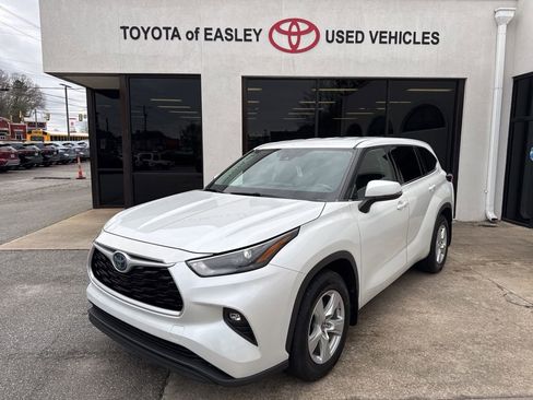 Used 2022 Toyota Highlander LE image 11