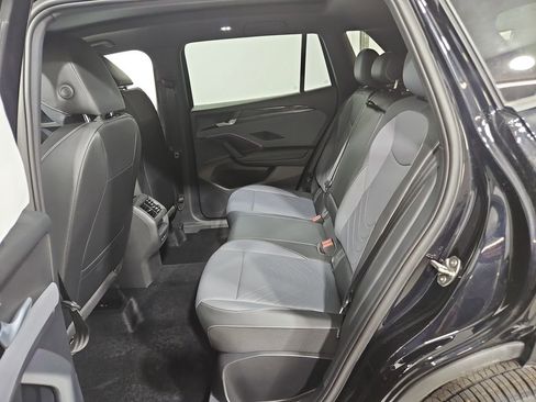 New 2026 Volkswagen Tiguan SE R-Line FWD image 23
