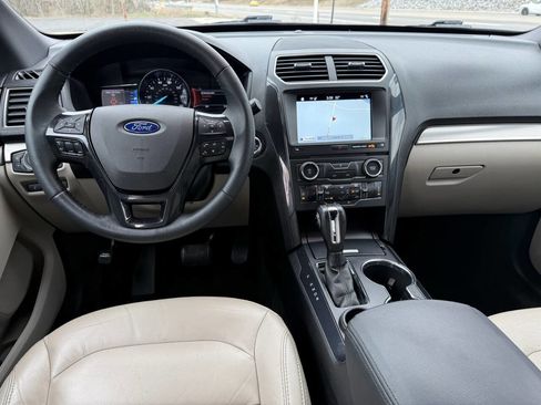 Used 2018 Ford Explorer XLT w/ Equipment Group 202A image 17