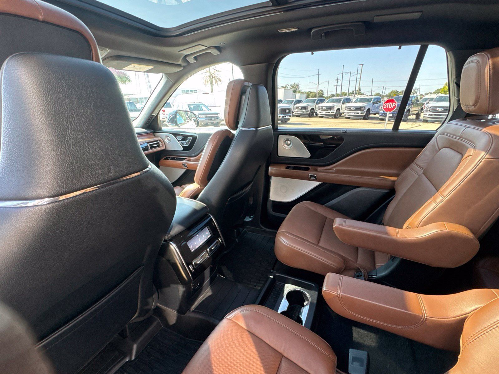 Used 2022 Lincoln Aviator Reserve w/ Equipment Group 201A AWD/4WD image 19