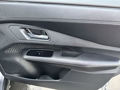 Certified 2023 Nissan Ariya FWD image 22