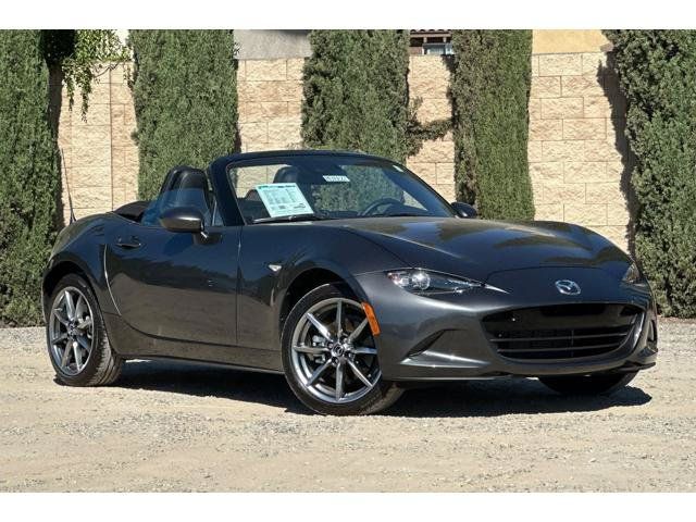 Certified 2023 MAZDA MX-5 Miata Grand Touring RWD image 2