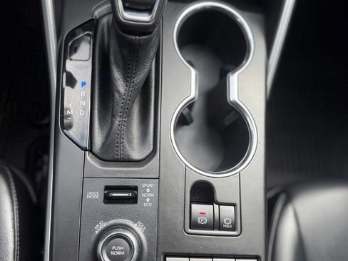 Used 2021 Toyota Highlander XSE image 17