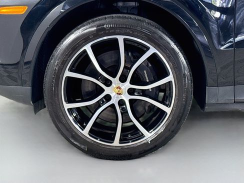 Used 2023 Porsche Cayenne AWD/4WD image 38