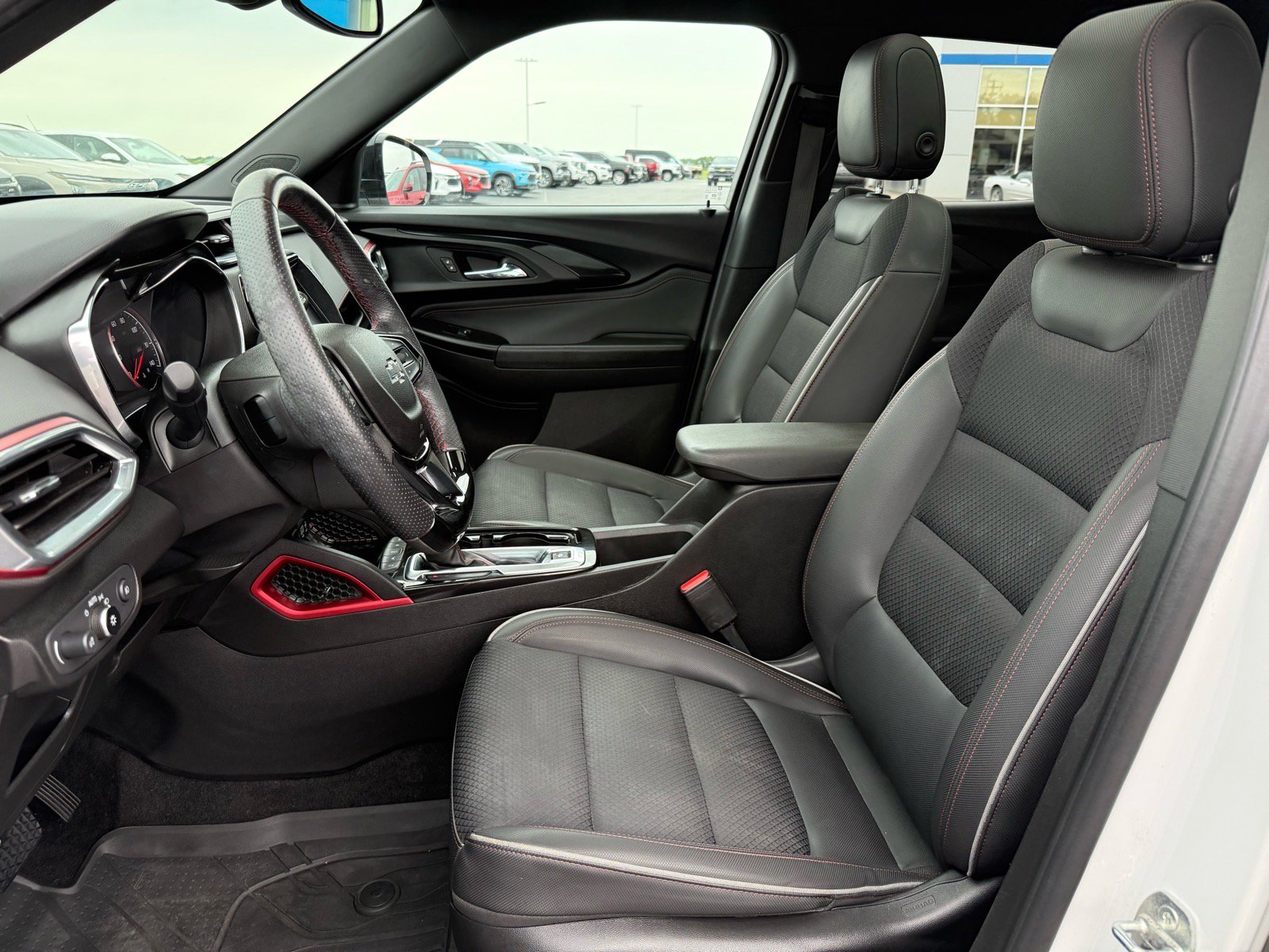 Used 2021 Chevrolet TrailBlazer RS w/ Sun and Liftgate Package AWD/4WD image 12
