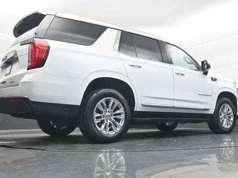 Used 2024 GMC Yukon SLT w/ SLT Luxury Package AWD/4WD image 29