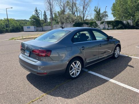 Used 2017 Volkswagen Jetta SEL FWD image 10