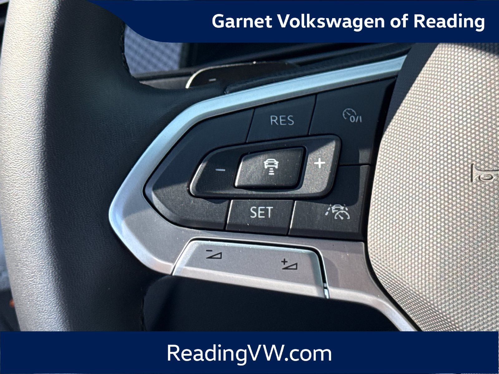 Certified 2025 Volkswagen Atlas Peak Edition SE AWD/4WD image 31
