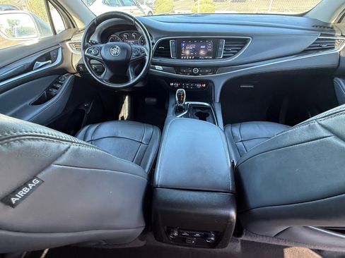 Used 2020 Buick Enclave Essence image 15