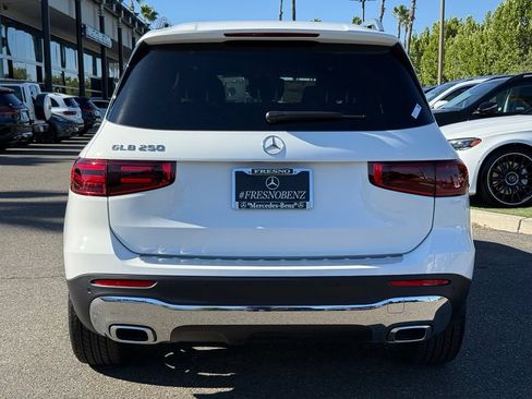 New 2026 Mercedes-Benz GLB 250 image 17