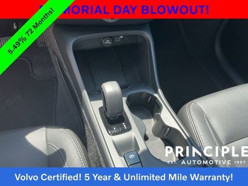 Certified 2025 Volvo XC40 B5 Core AWD/4WD image 20