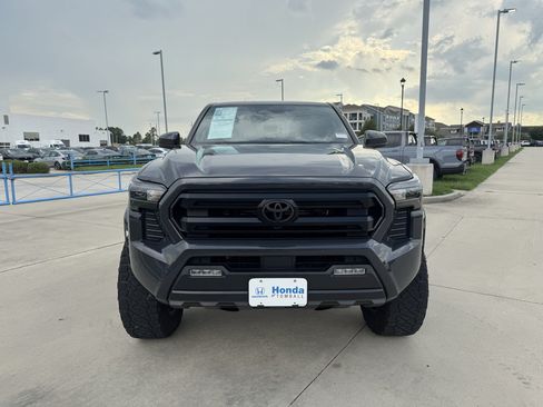Used 2024 Toyota Tacoma SR5 AWD/4WD image 3