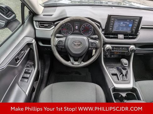 Used 2021 Toyota RAV4 LE FWD image 16