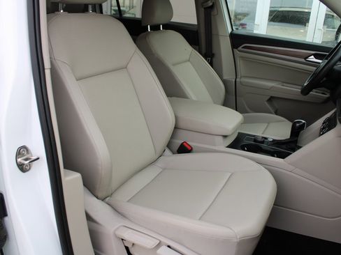 Certified 2021 Volkswagen Atlas SE image 30