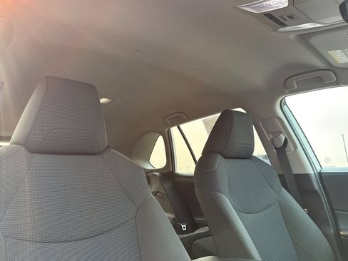 Used 2022 Toyota RAV4 LE AWD/4WD image 17
