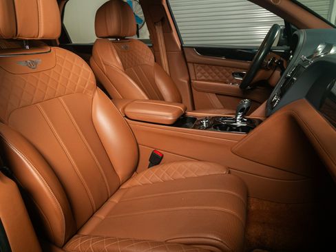 Used 2019 Bentley Bentayga image 8