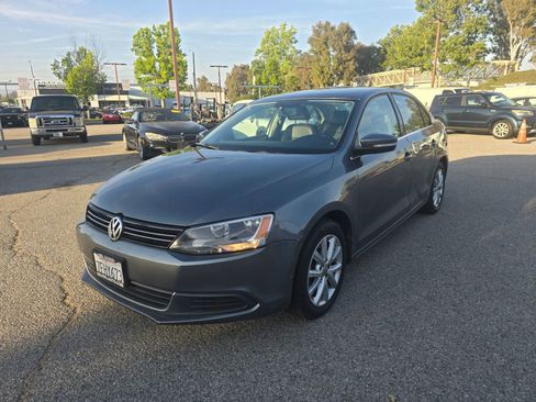 Used 2014 Volkswagen Jetta SE FWD image 1