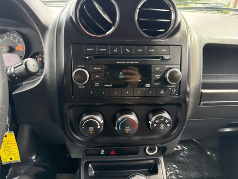Used 2016 Jeep Patriot Sport FWD image 19