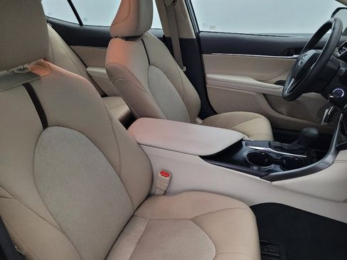 Used 2018 Toyota Camry LE image 21