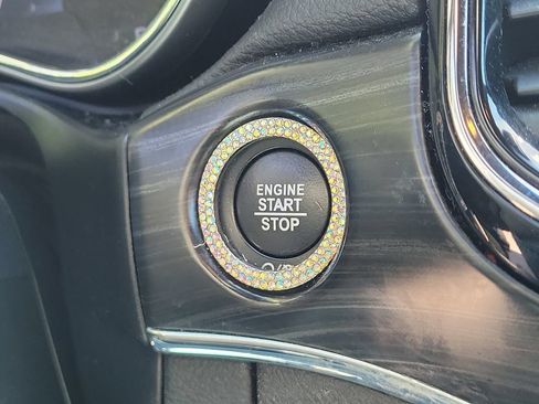 Used 2019 Jeep Grand Cherokee Limited AWD/4WD image 30