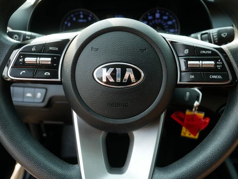 Used 2019 Kia Forte LXS FWD image 25